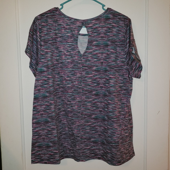 💘3 for $10💘 Women's Keyhole-back top - Picture 2 of 2